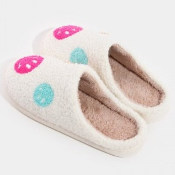 NWT Colorful Smiley Faces Fuzzy Slippers Size: Women's 8-9 - Picture 2 of 5